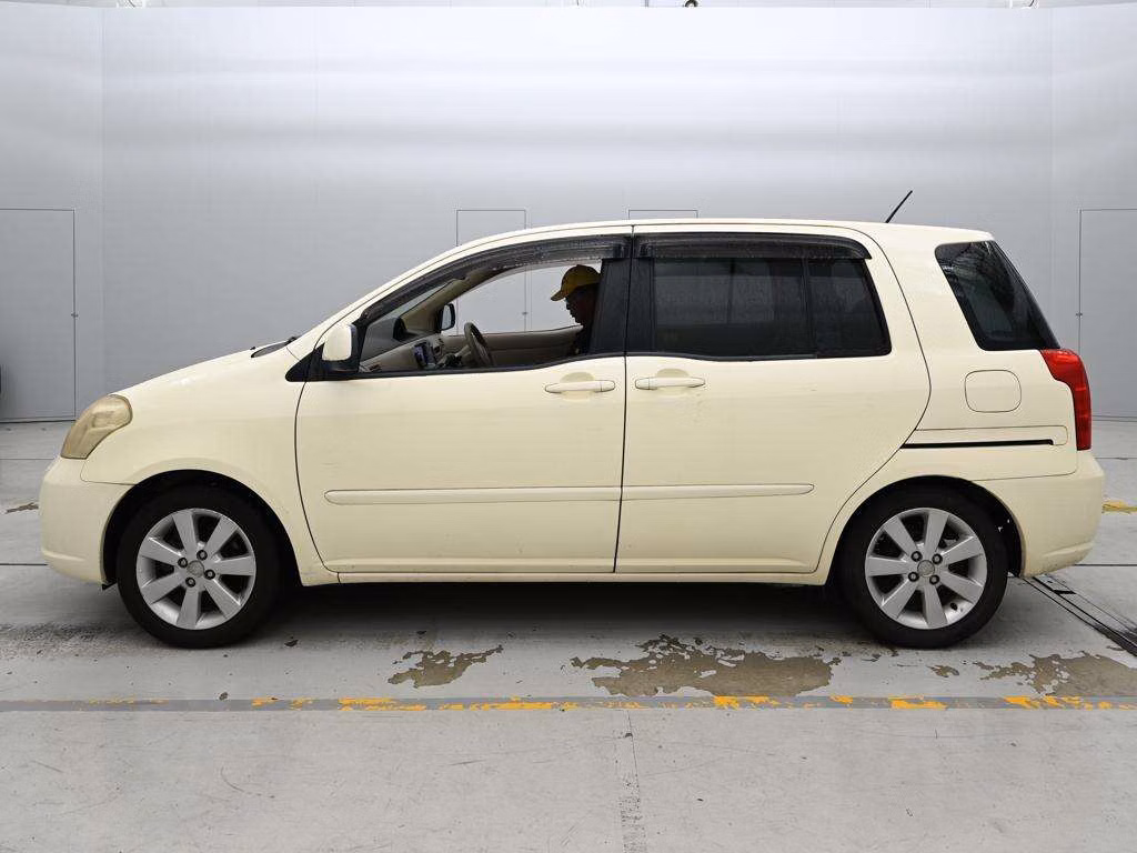 TOYOTA RAUM