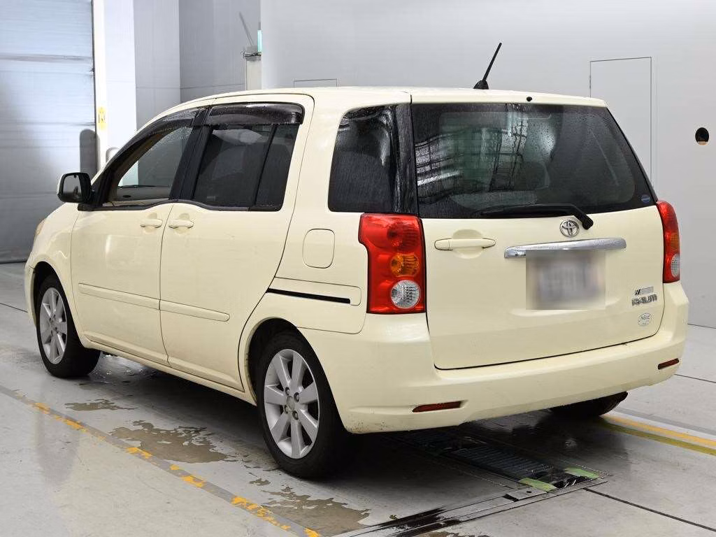 TOYOTA RAUM