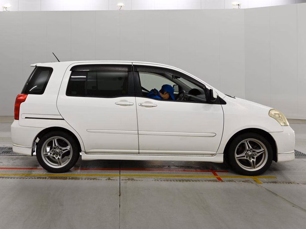 TOYOTA RAUM