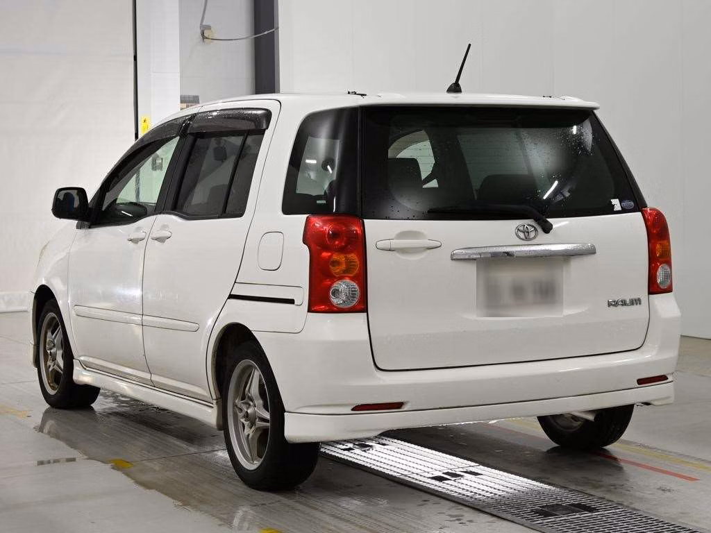 TOYOTA RAUM