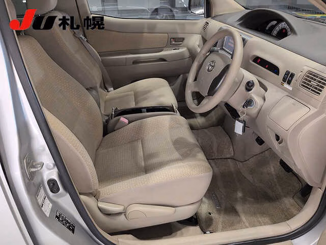 TOYOTA RAUM