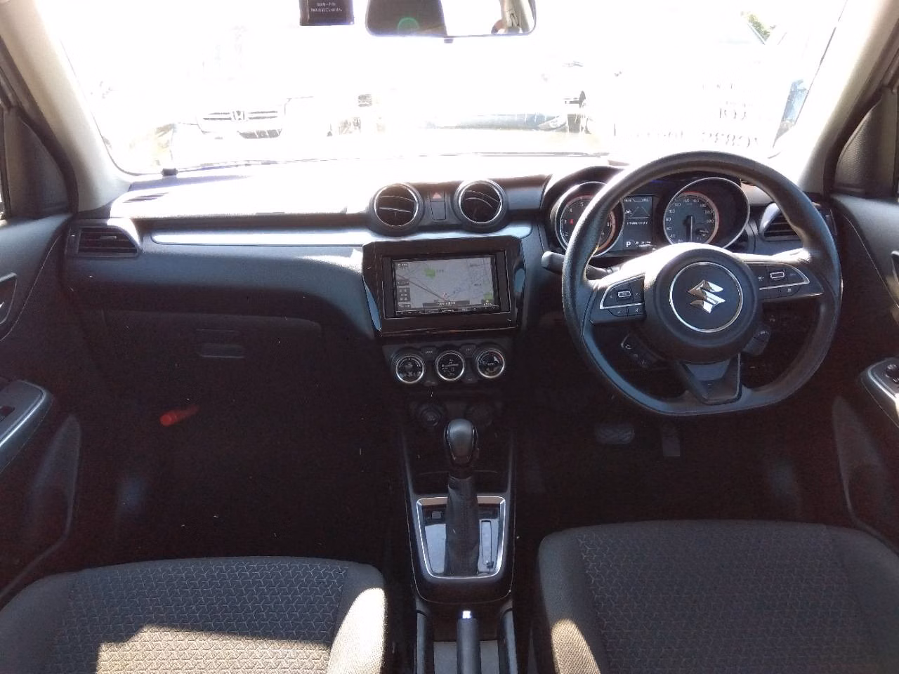 SUZUKI SWIFT