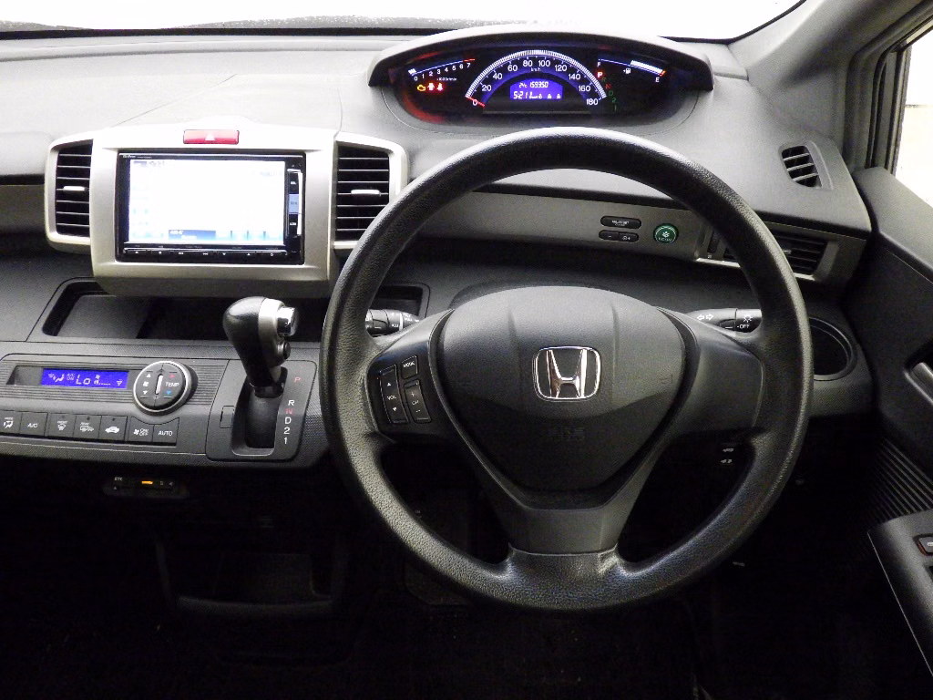 HONDA FREED SPIKE