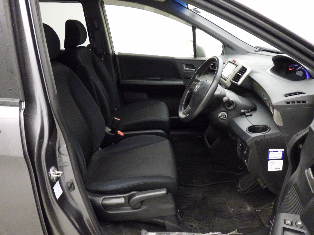 HONDA FREED SPIKE