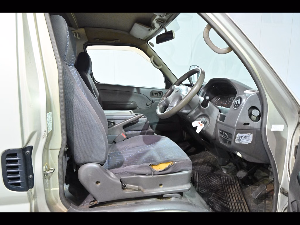 NISSAN CARAVAN
