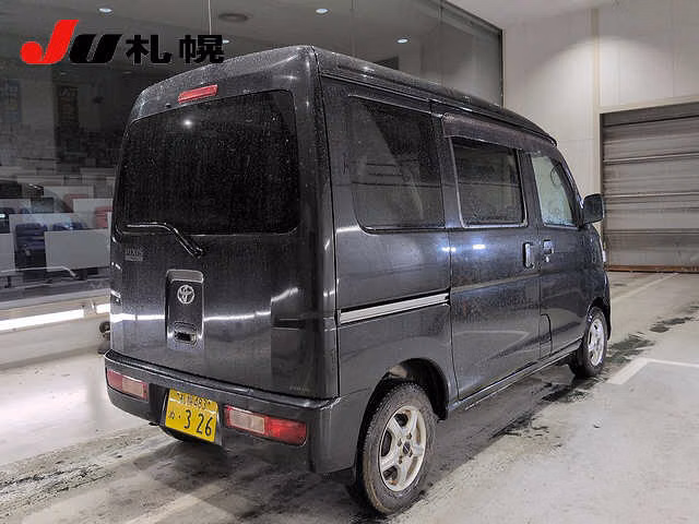 TOYOTA PIXIS VAN