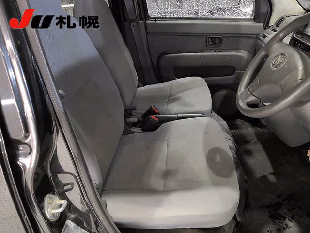 TOYOTA PIXIS VAN