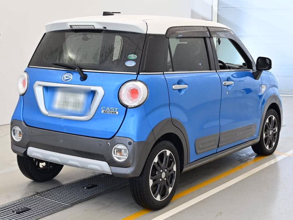 DAIHATSU CAST