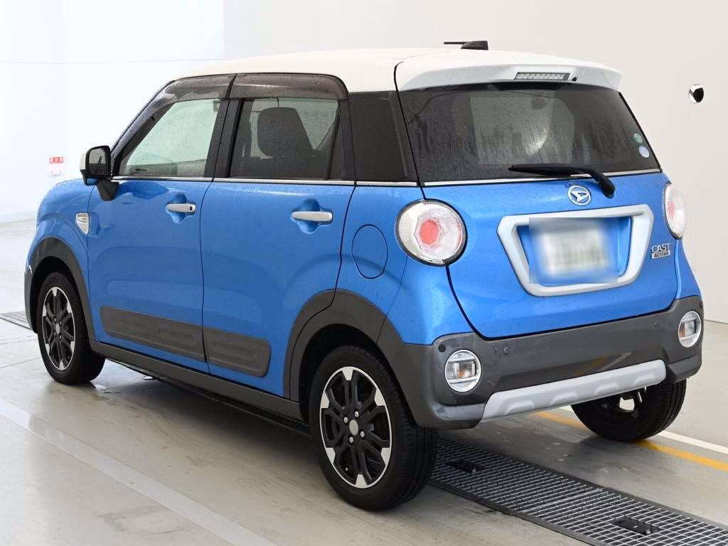 DAIHATSU CAST