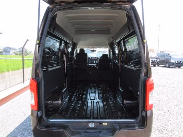 NISSAN NV350 CARAVAN