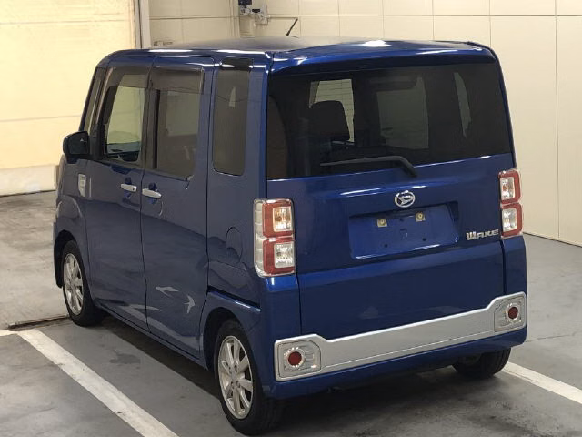 DAIHATSU WAKE