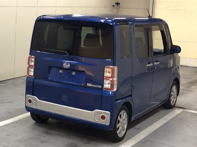DAIHATSU WAKE