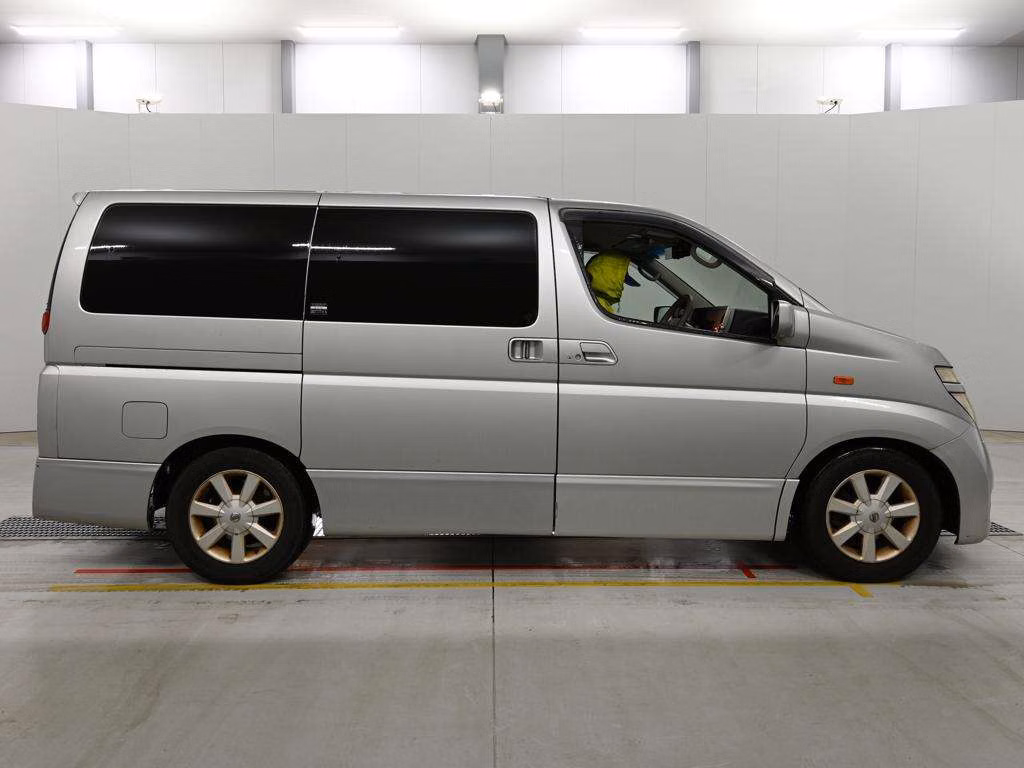 NISSAN ELGRAND