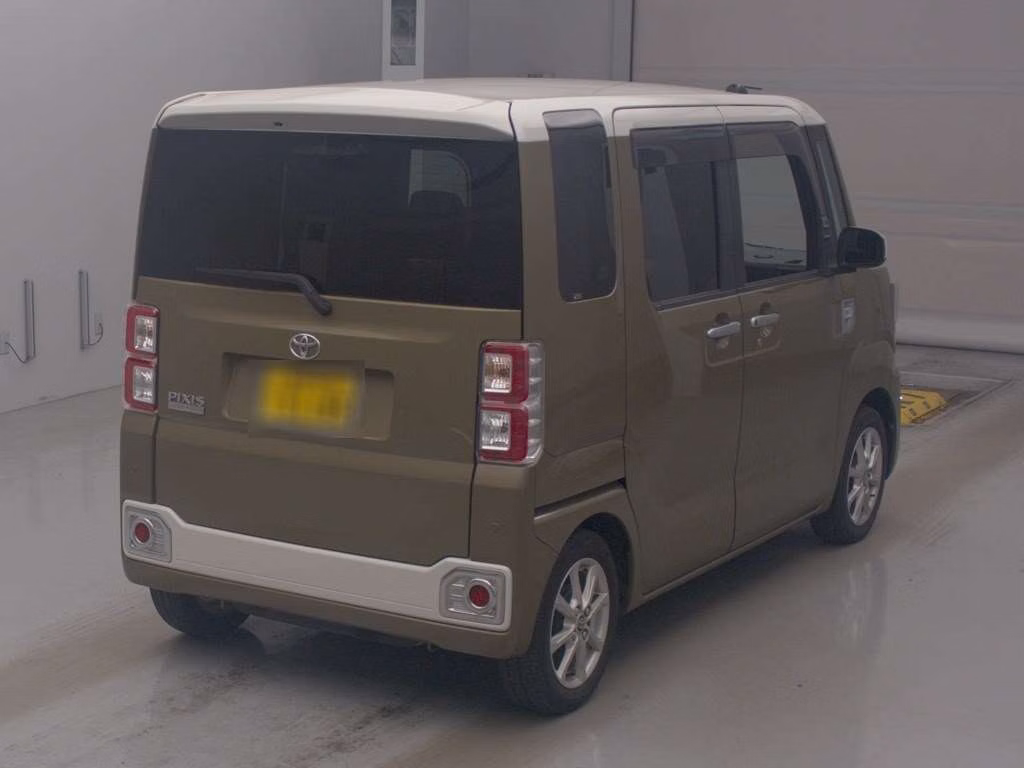 TOYOTA PIXIS MEGA