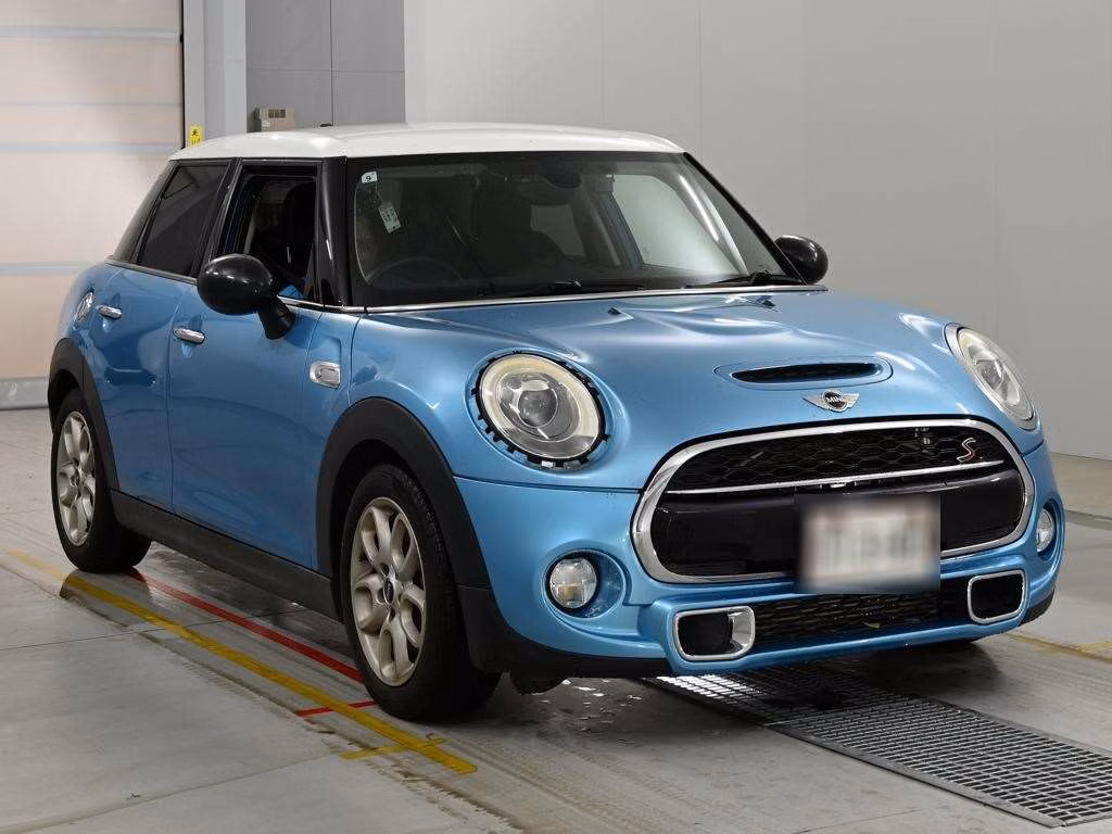 MINI HATCH
