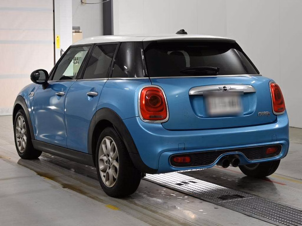 MINI HATCH