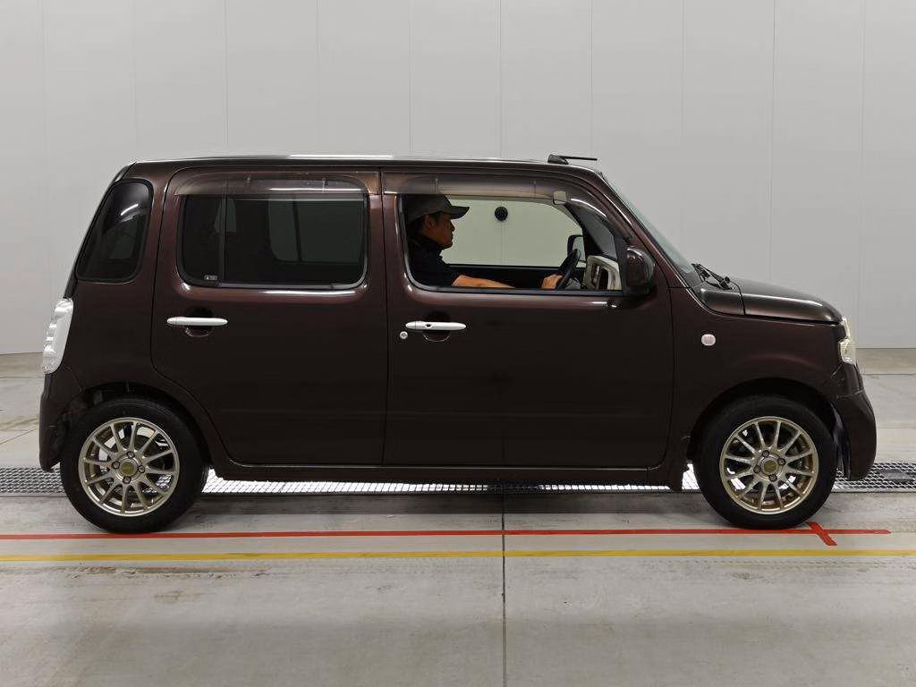 DAIHATSU MIRA COCOA