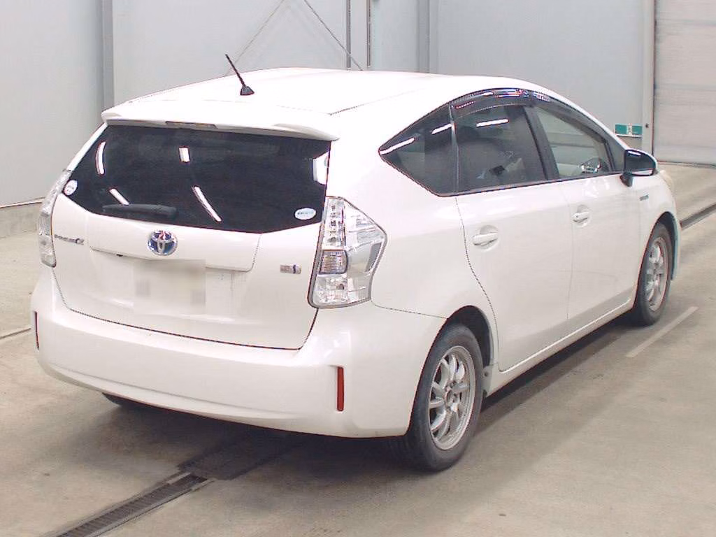 TOYOTA PRIUS ALPHA