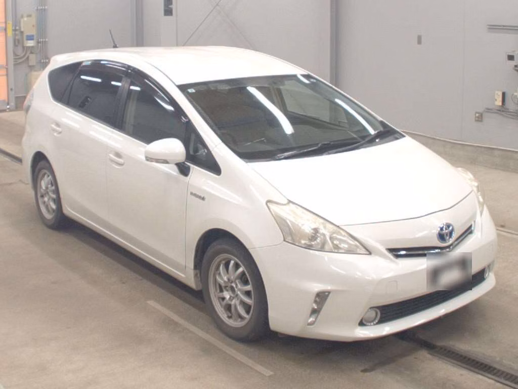 TOYOTA PRIUS ALPHA