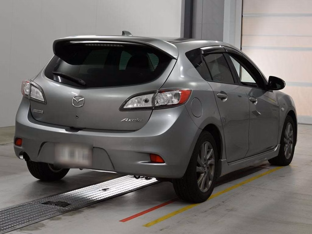 MAZDA AXELA