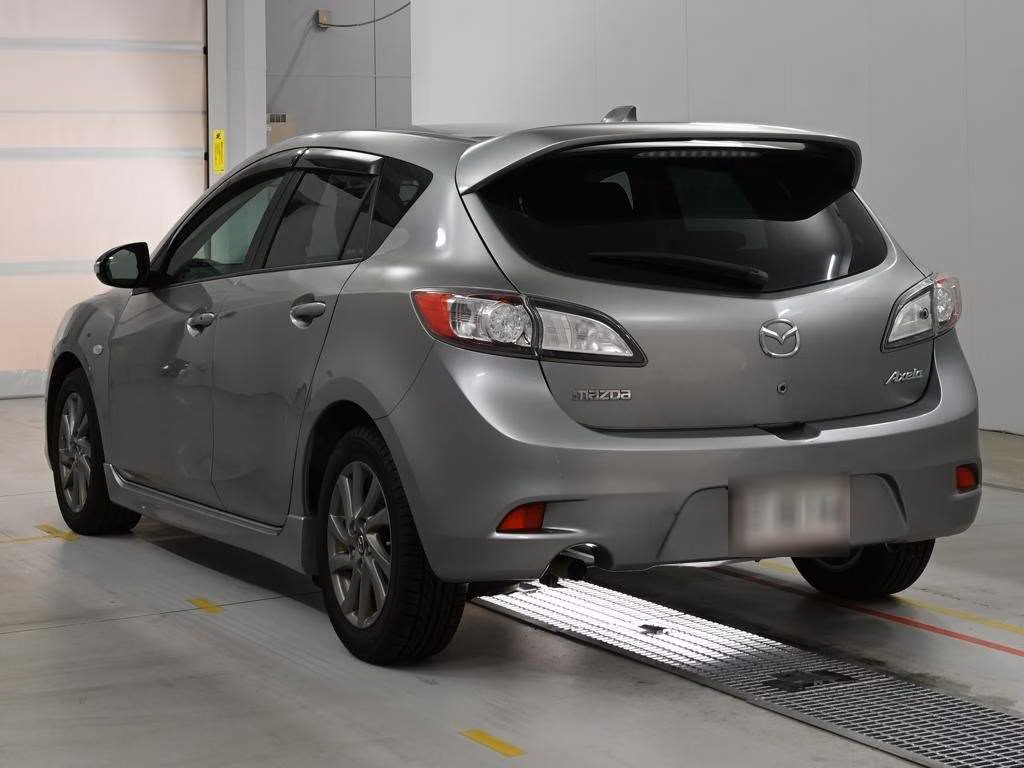 MAZDA AXELA