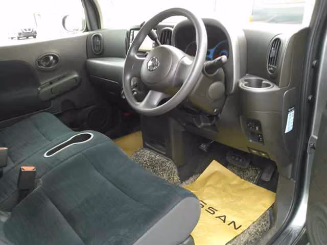 NISSAN CUBE