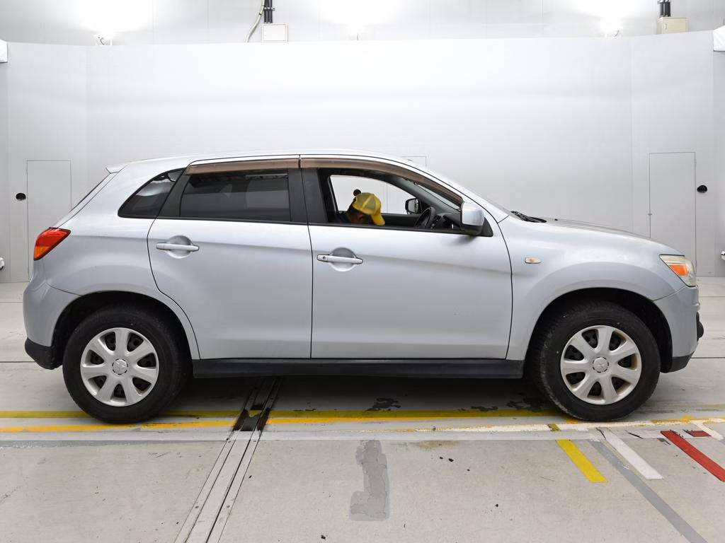 MITSUBISHI RVR