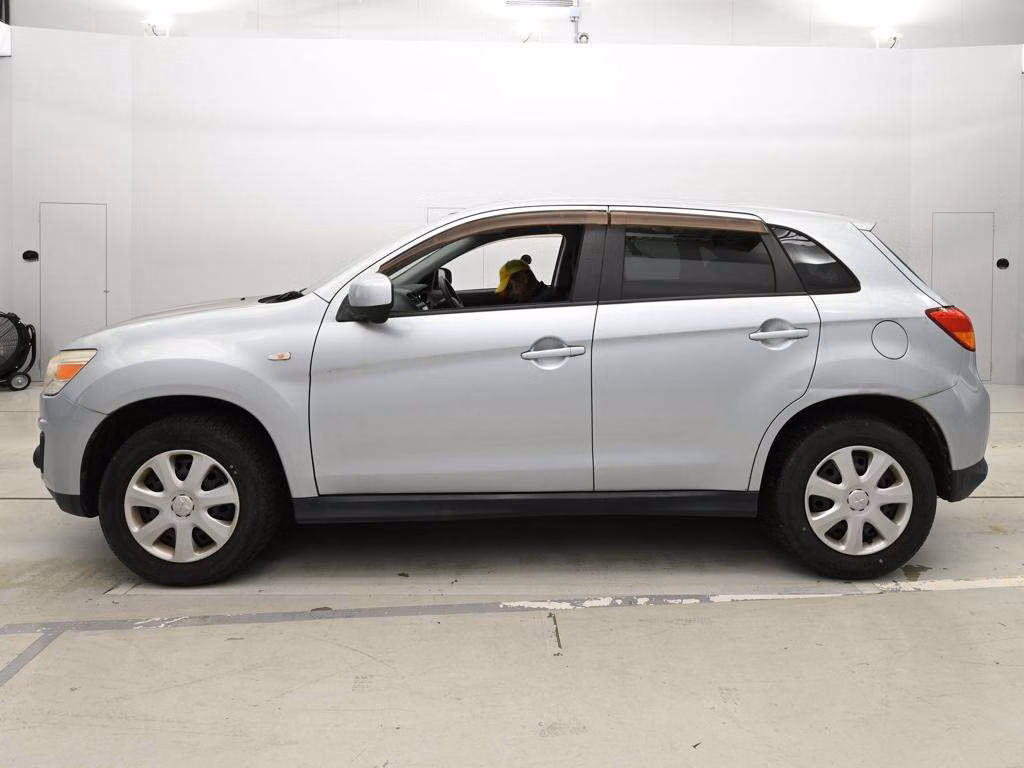 MITSUBISHI RVR