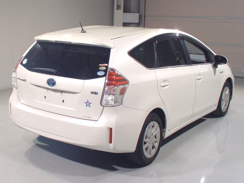 TOYOTA PRIUS ALPHA