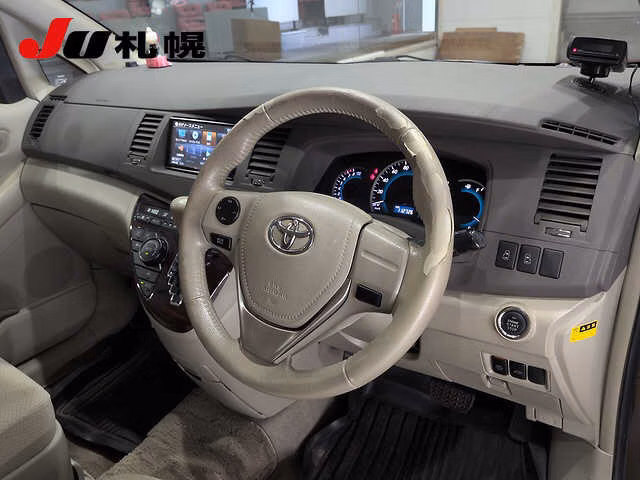 TOYOTA ISIS