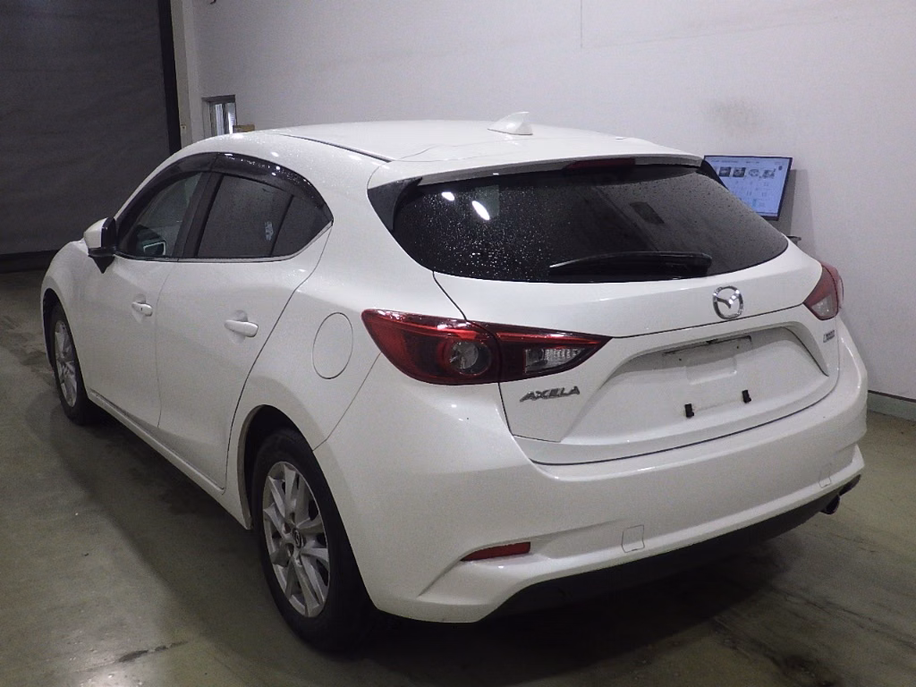 MAZDA AXELA