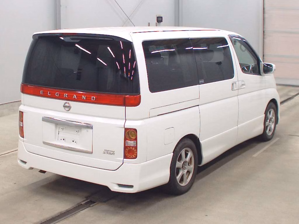 NISSAN ELGRAND
