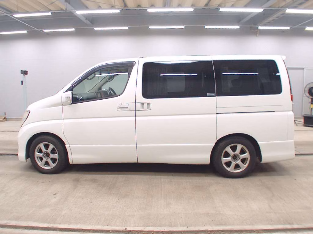 NISSAN ELGRAND