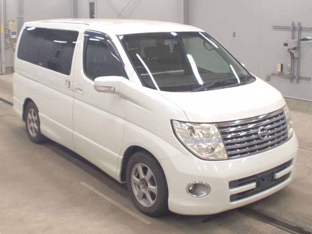 NISSAN ELGRAND