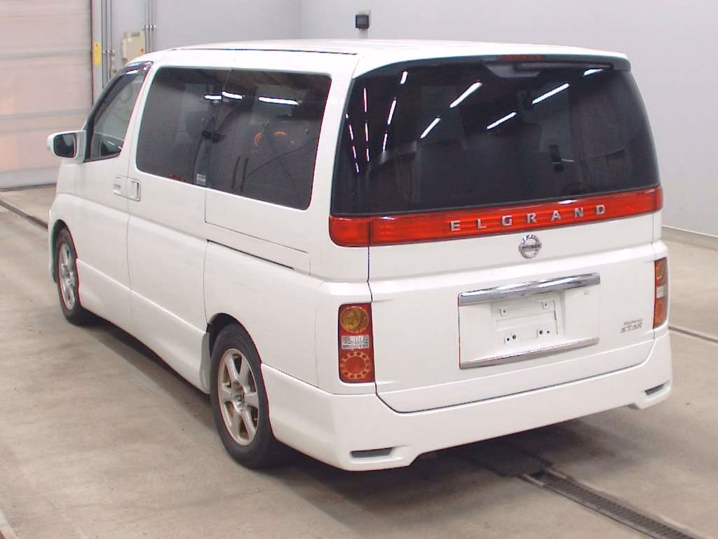 NISSAN ELGRAND