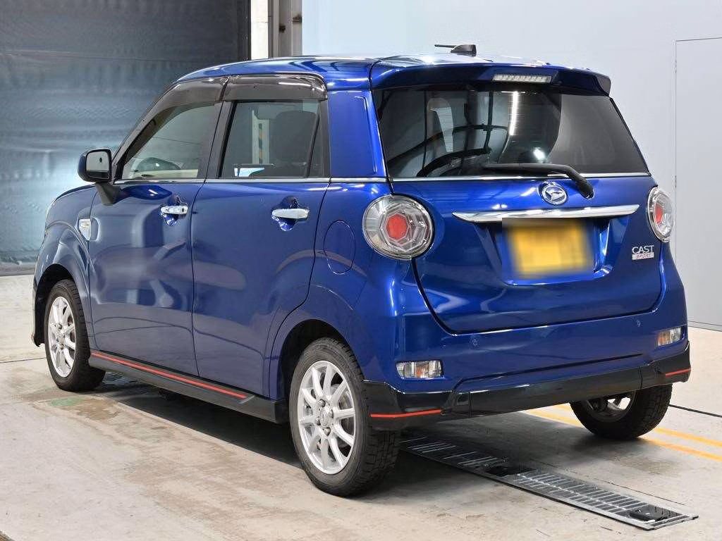 DAIHATSU CAST