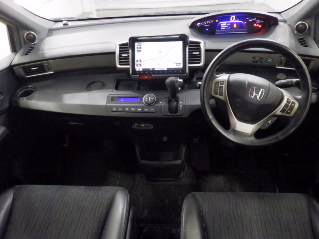 HONDA FREED SPIKE
