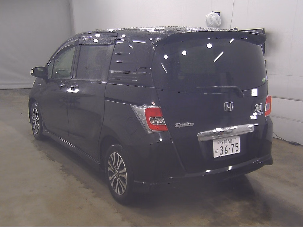 HONDA FREED SPIKE