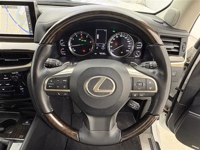 LEXUS LX570