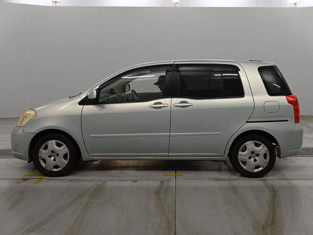 TOYOTA RAUM