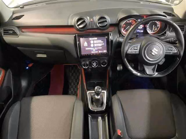SUZUKI SWIFT
