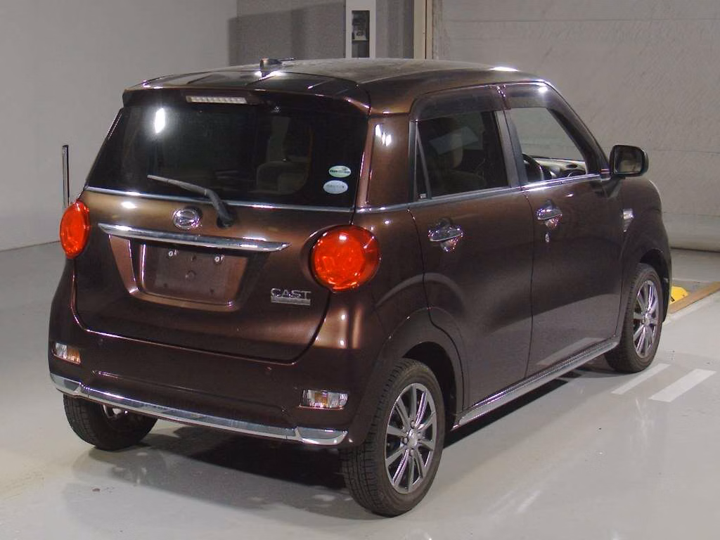 DAIHATSU CAST