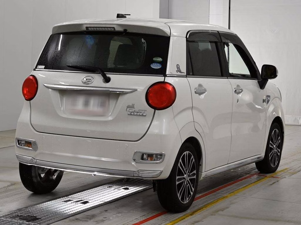 DAIHATSU CAST