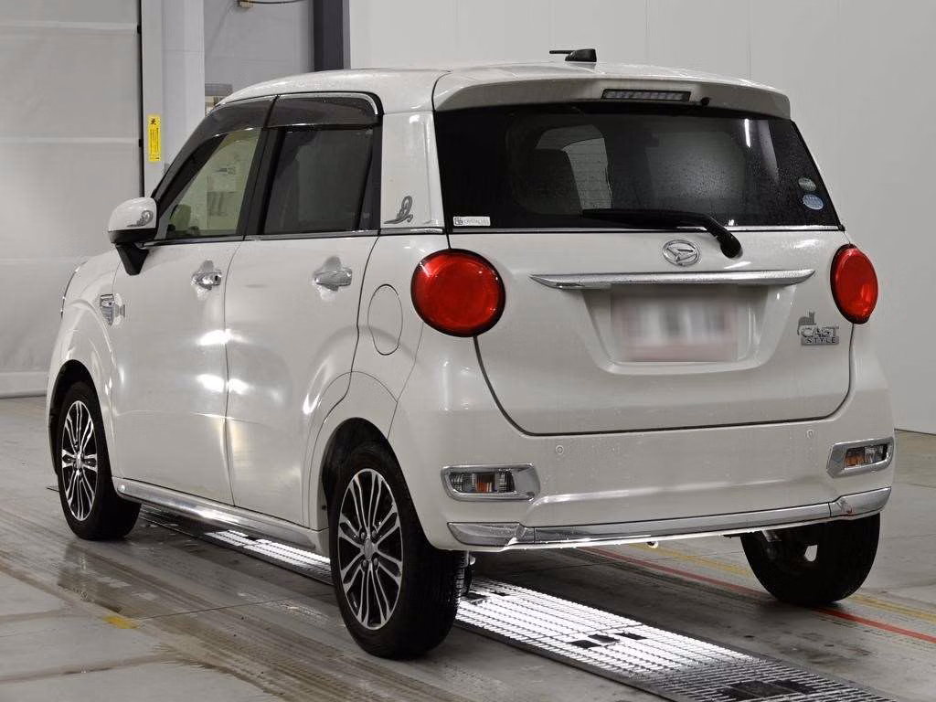 DAIHATSU CAST