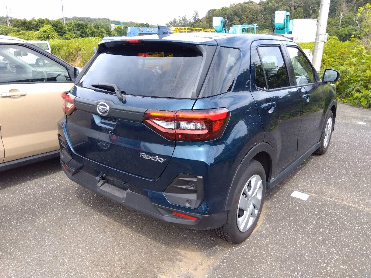 DAIHATSU ROCKY