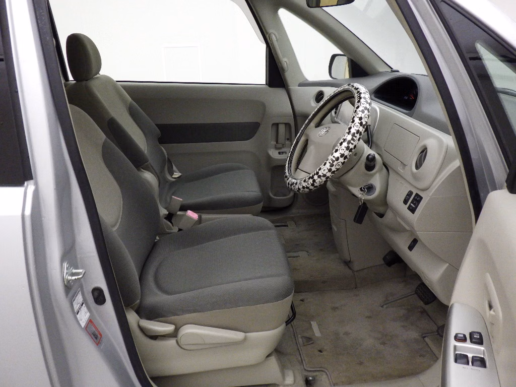 TOYOTA PORTE