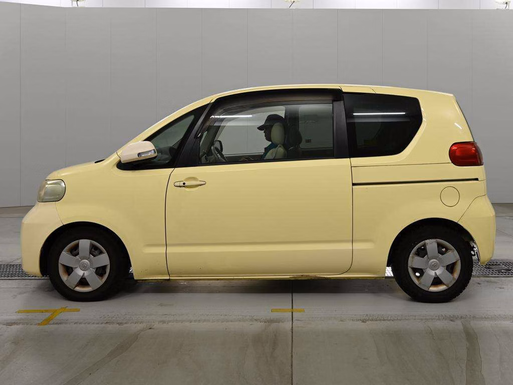 TOYOTA PORTE