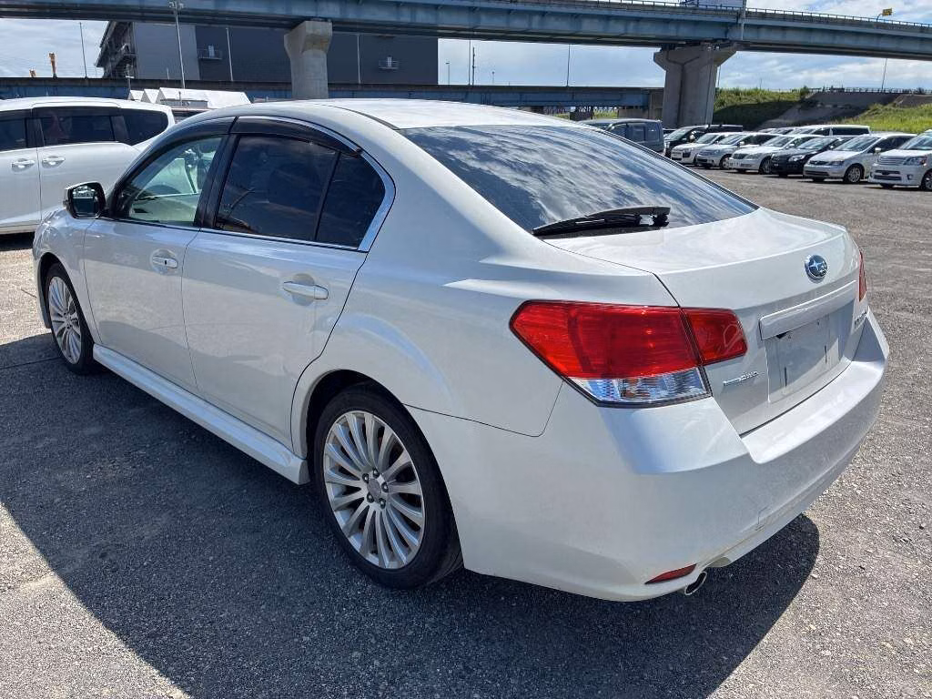 SUBARU LEGACY B4