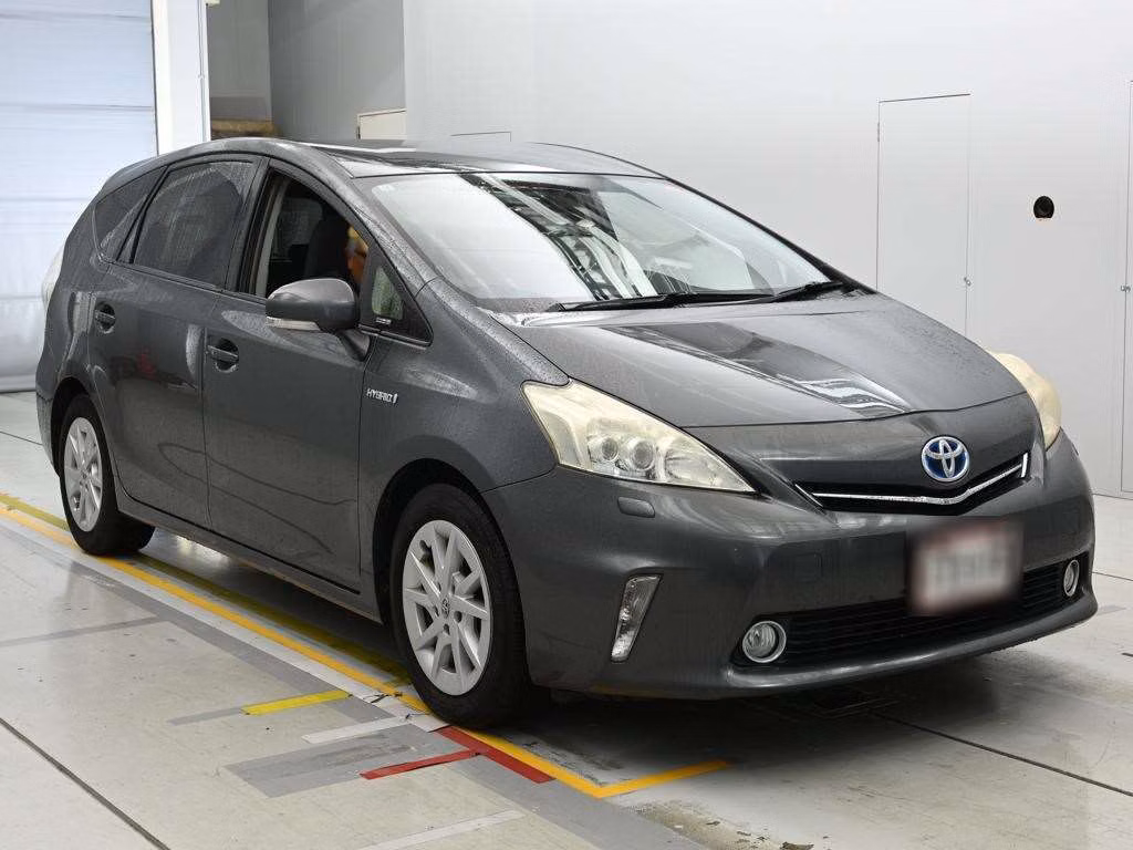 TOYOTA PRIUS ALPHA
