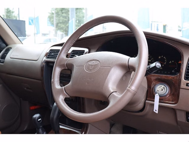 TOYOTA HILUX SURF